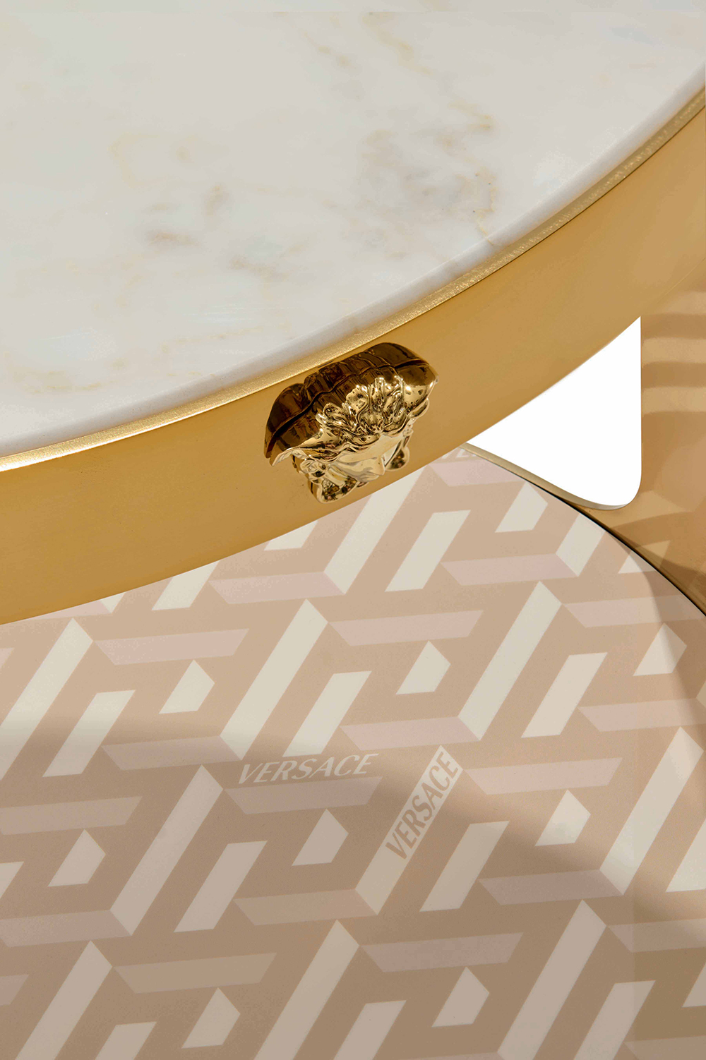 Medallıon Yan Sehpa